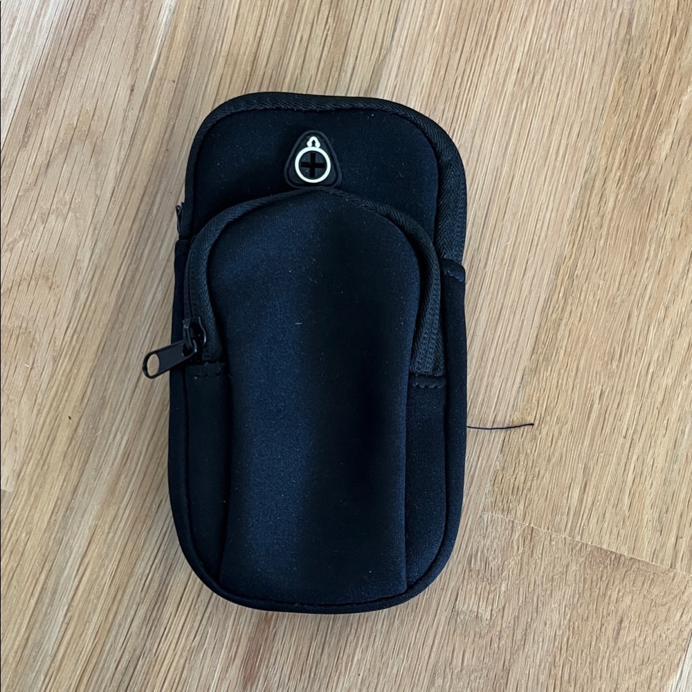 Running Arm Band with 2 Pockets for Phone/Keys
